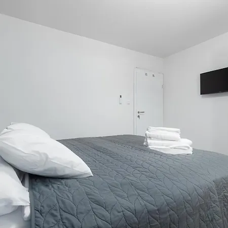 Luxury Lila C6 1 - Close To The Apartment Porec